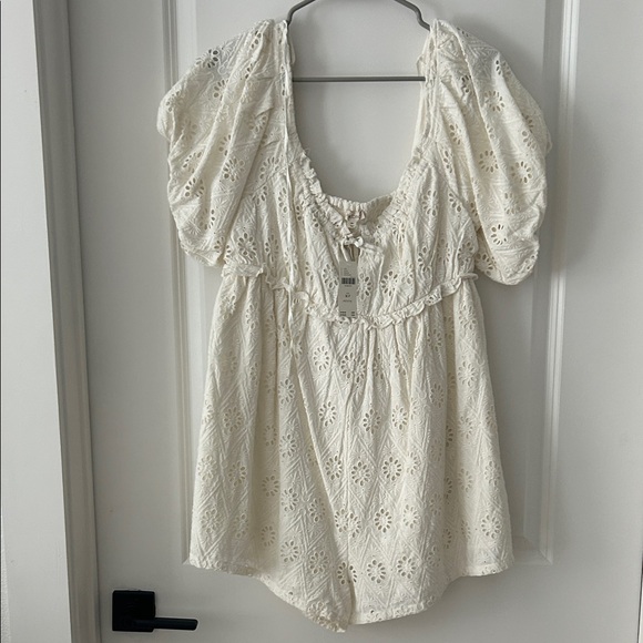 Anthropologie Puff-Sleeved Eyelet Romper NWT - Picture 5 of 7